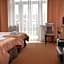 Paria Hotel