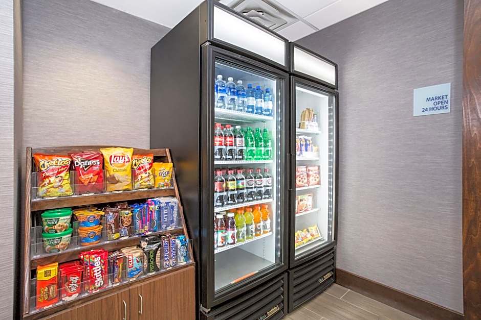 Holiday Inn Express Kansas City - at the Legends By IHG