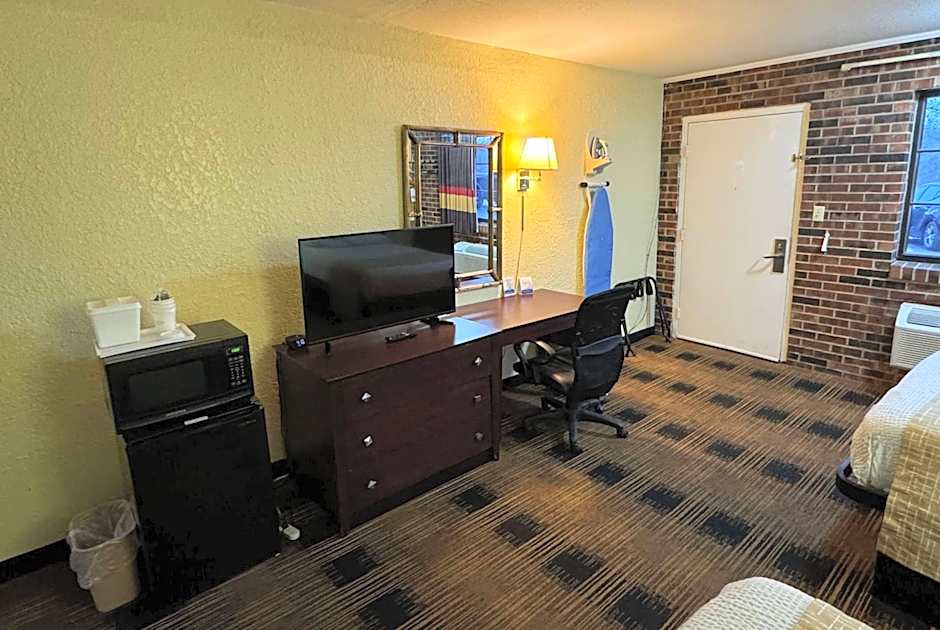 Travelodge by Wyndham Airport Platte City