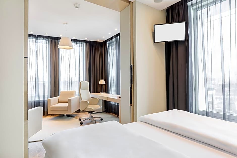 Sound Garden Hotel Airport