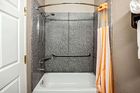 2 Queen Beds, Mobility Accessible, Bathtub w/ Grab Bars, Non-Smoking