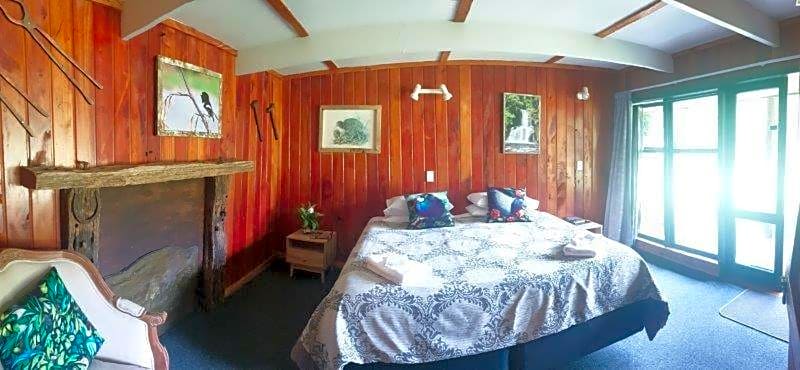 Blackfern Lodge