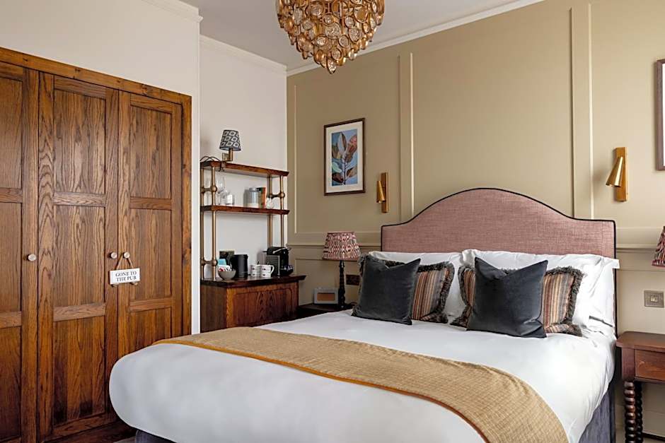 Coach & Horses Hotel