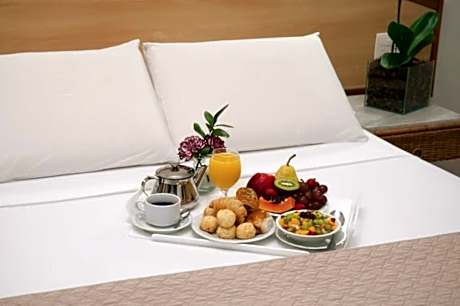 Standard Suite with Twin Beds