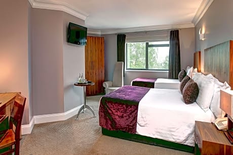 2 Single Beds, Non-Smoking, Standard, Golf View