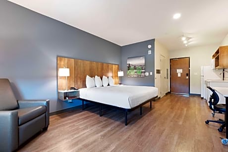 Standard Studio 1 King Bed Nonsmoking