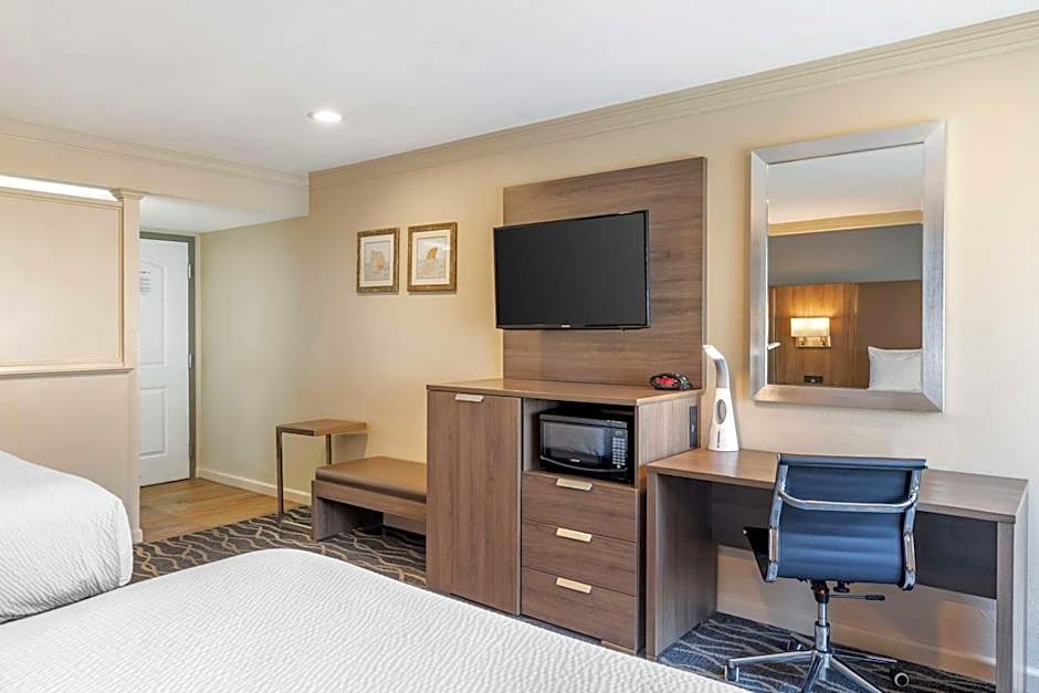 Best Western Plus Hill House