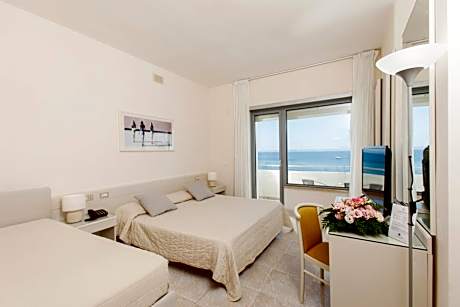 Deluxe Double Room with Sea View