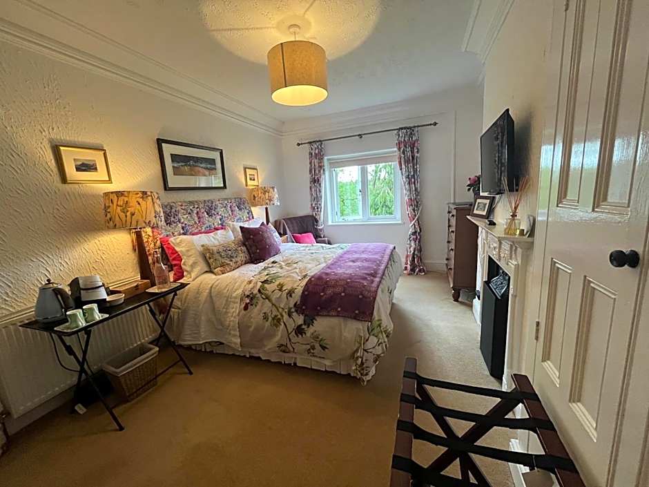 Coombe Lodge Farm House
