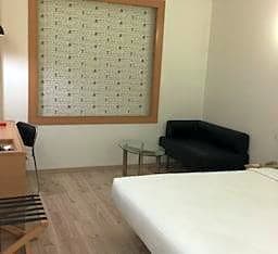 Red Fox by Lemon Tree Hotels, Sector 60, Gurugram