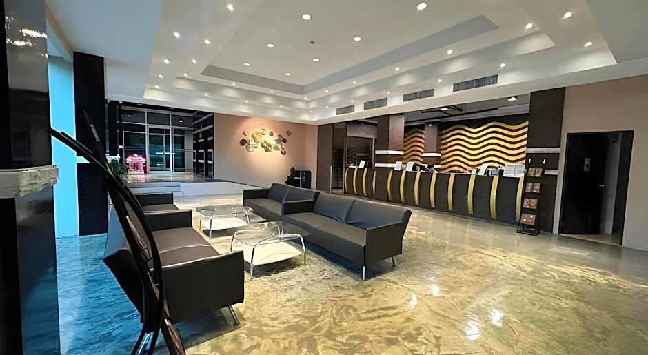 Crown Pattaya Beach Hotel