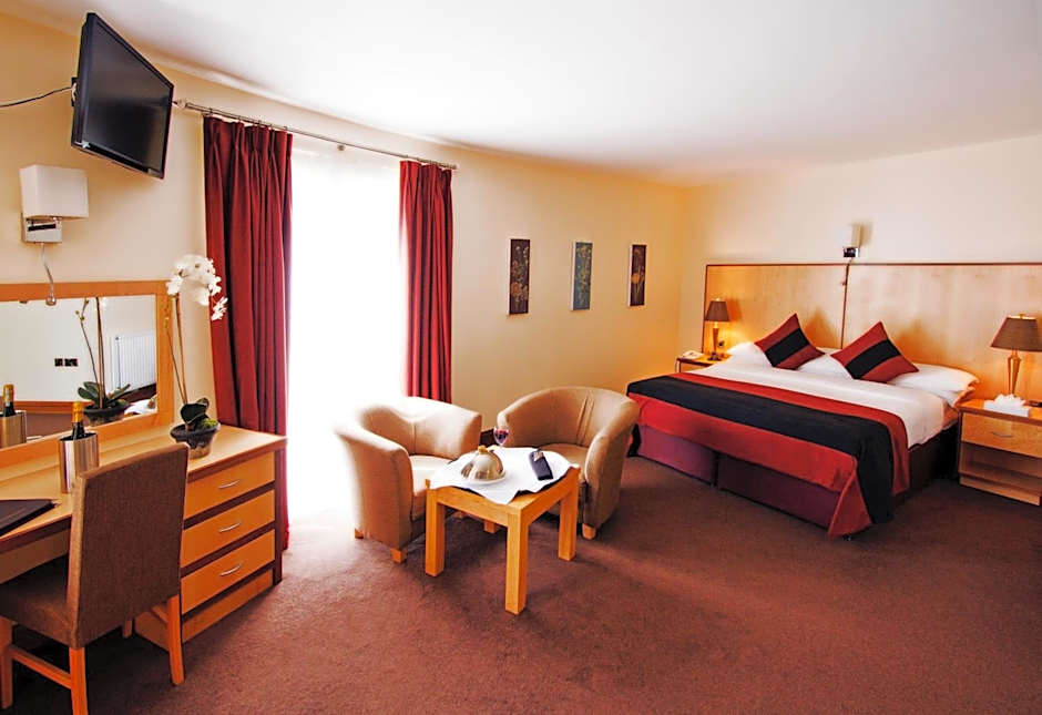 La Mon Hotel & Country Club