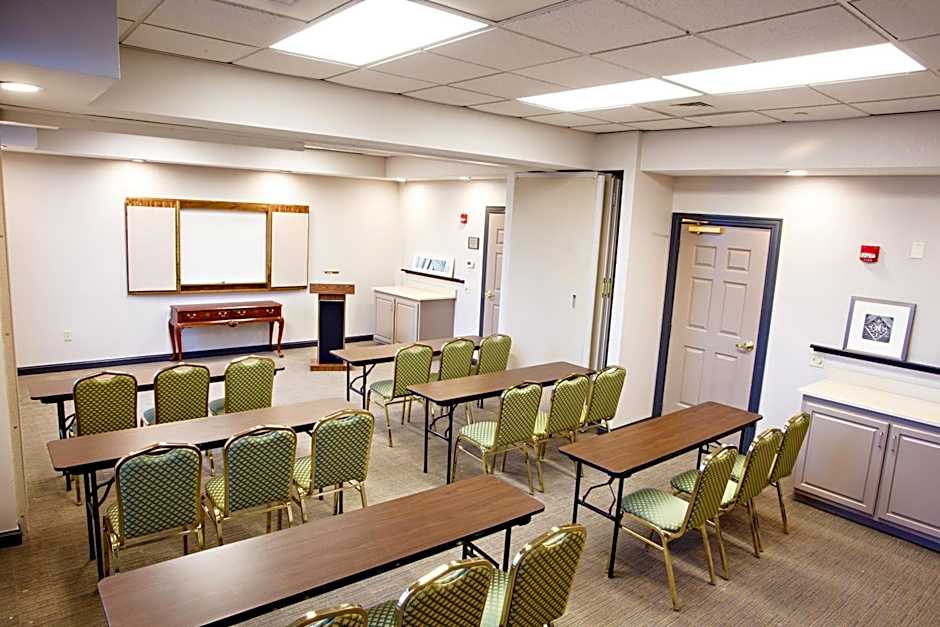 Country Inn & Suites by Radisson, Harrisburg West Mechanicsburg