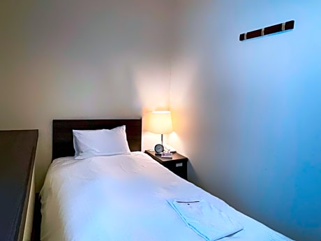 Economy Single Room - Smoking