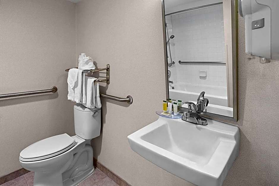 Days Hotel by Wyndham Toms River Jersey Shore