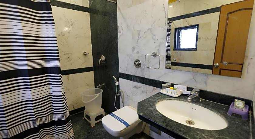 Nahar Manchester Inn