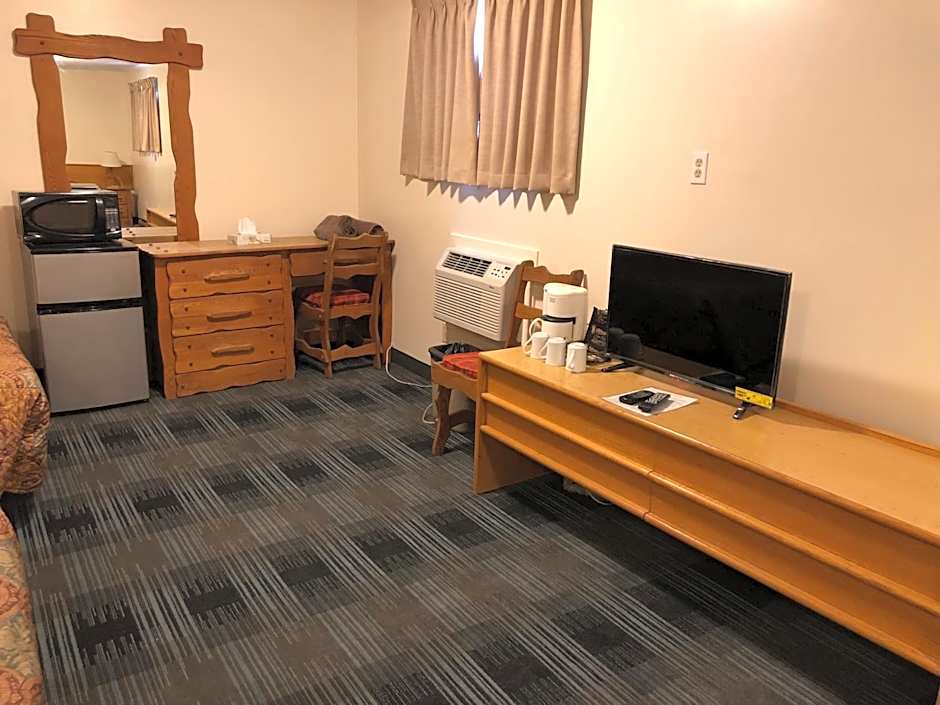 Agassiz Hotel and Restaurant - Under New Management