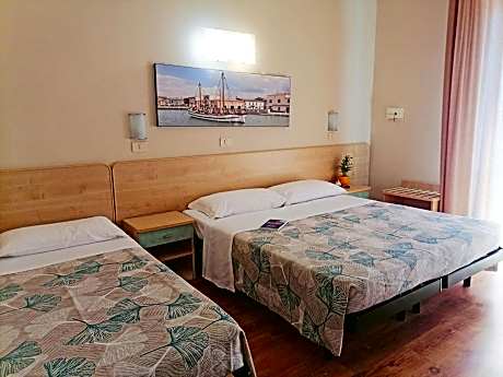 Standard Quadruple Room