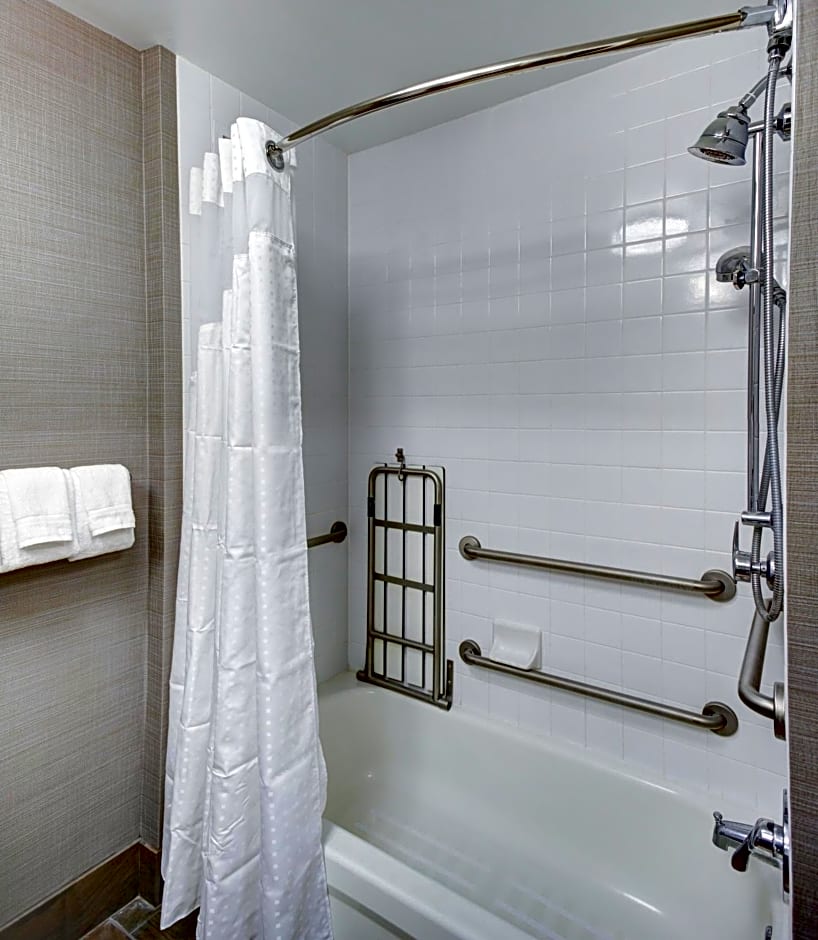 Holiday Inn Savannah Historic District by IHG
