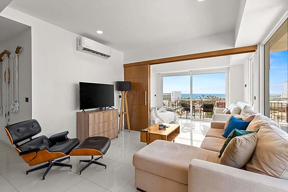 Monyxbnb at Zoho Skies