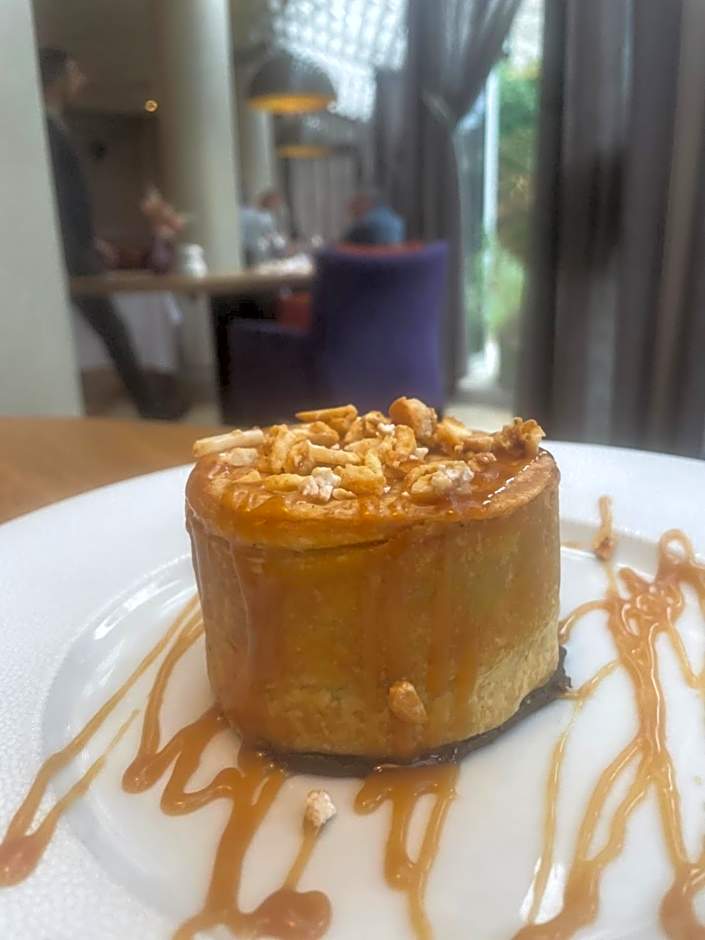 Logis Hostellerie des Clos et restaurant Bistrot des grands crus et Maison de la tour Chablis