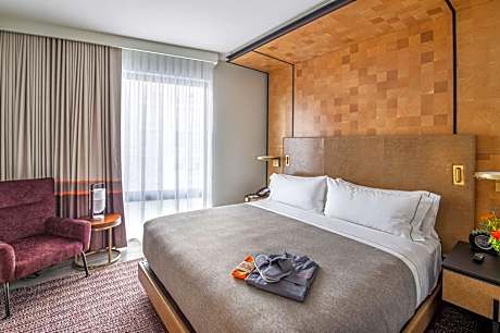 King Studio Suite