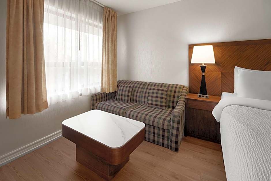 Ramada by Wyndham Arnprior