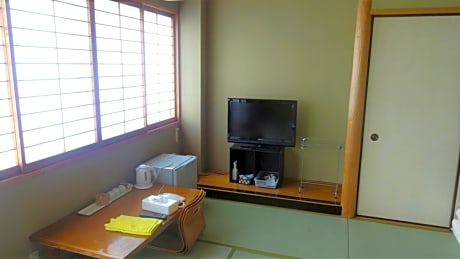Japanese-Style Quadruple Room - Male Only - Non-Smoking