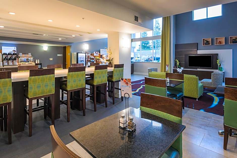 Holiday Inn Express Hotel & Suites Livermore By IHG