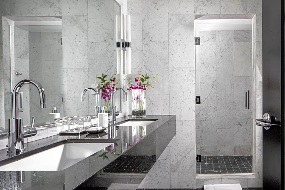 6 Columbus Central Park Hotel