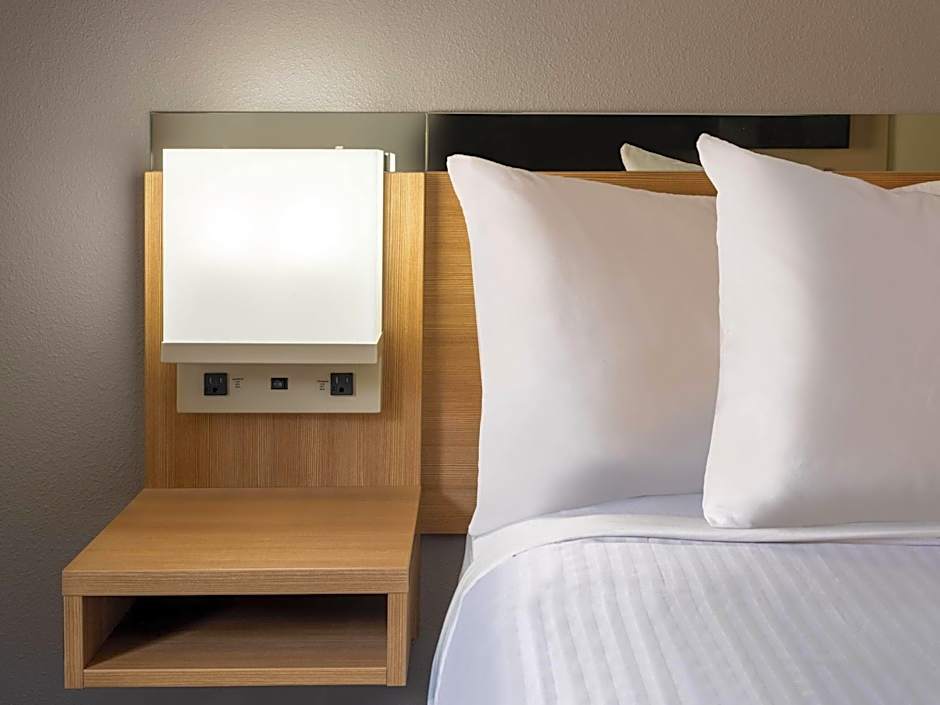 Microtel Inn & Suites by Wyndham Georgetown Lake