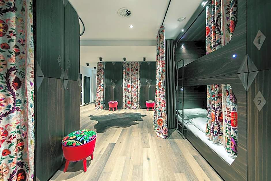 Hinterwies – Ski In / Lodge / Dine