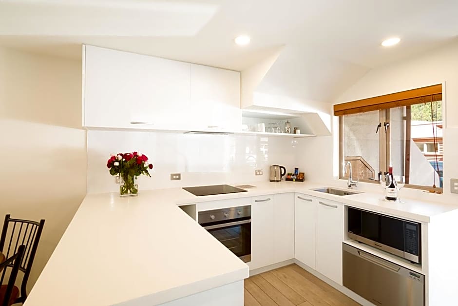 Cranbury Court Apartments