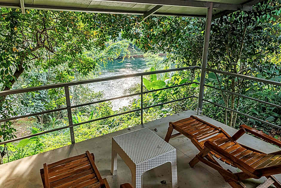 Baandin Chiewlarn Resort