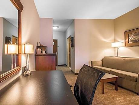 Queen Suite with Two Queen Beds