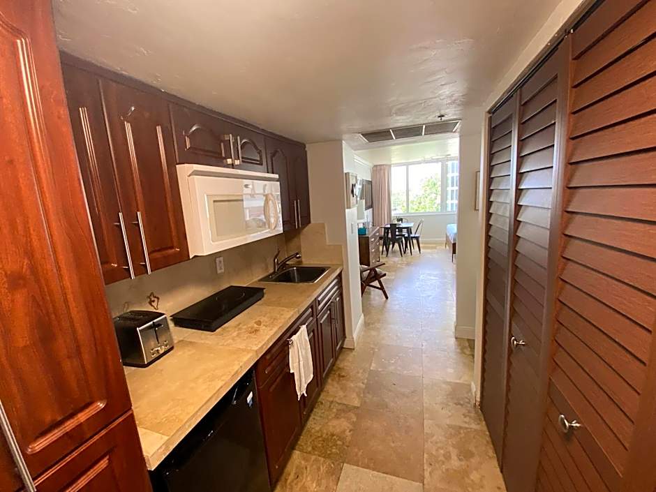 Beachfront condo in Miami!