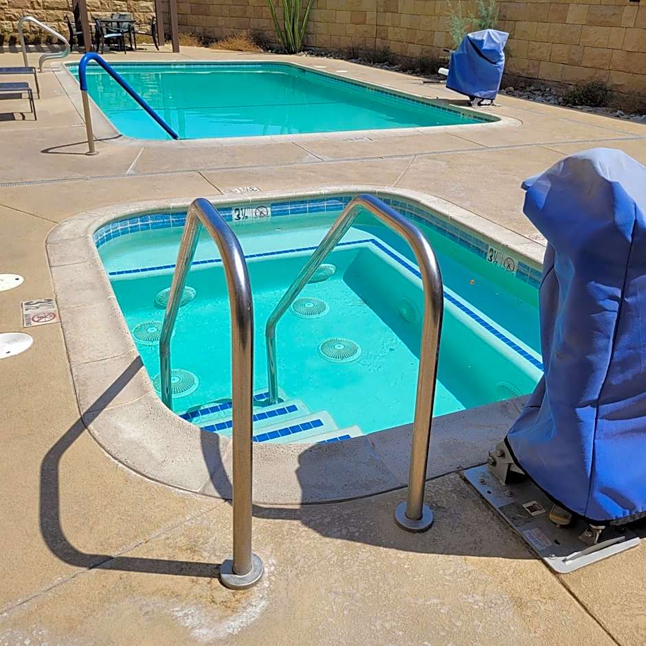 Best Western Plus Desert View Inn & Suites