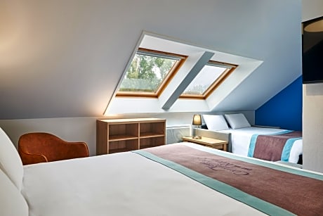 1 Double Bed 1 Double Sofa Bed  - Superior Room