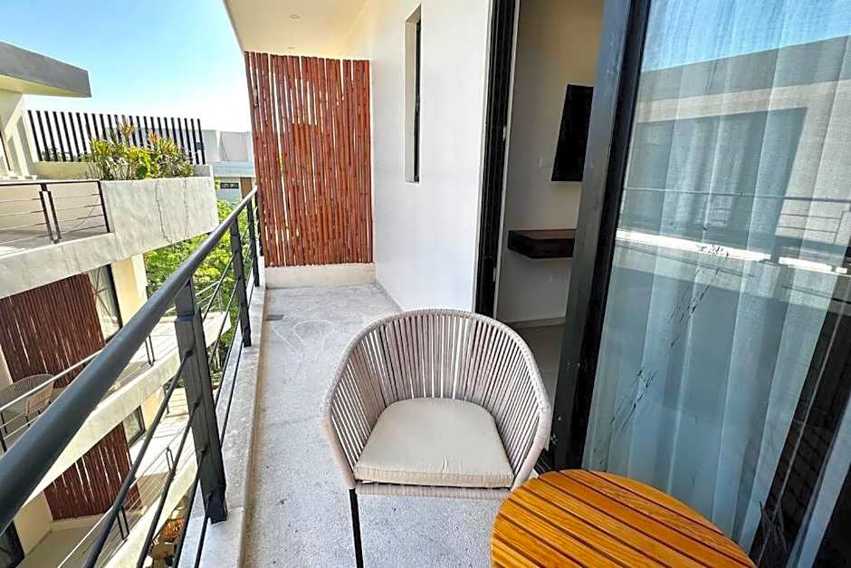 Spacious Penthouse with pool