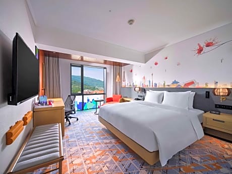 One-Bedroom Deluxe King Suite