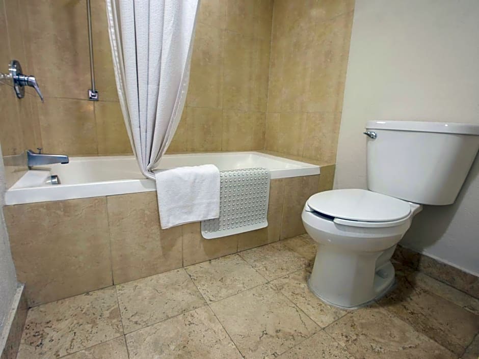 HS HOTSSON Hotel Acapulco