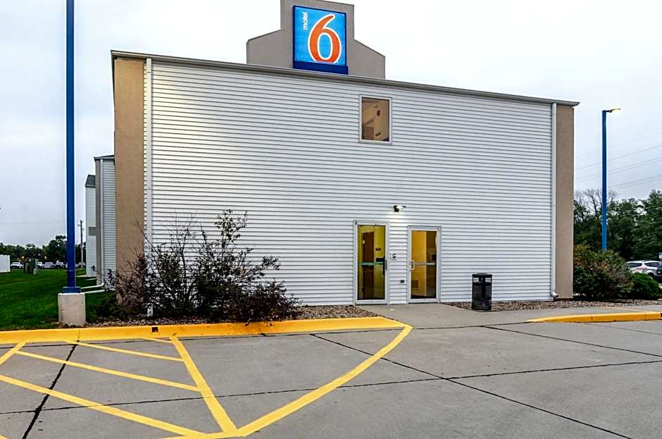Motel 6-Kearney, NE
