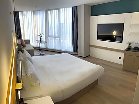 Queen Room with View