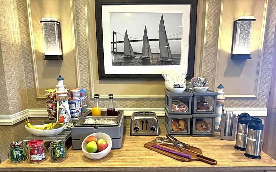 Newport Beach Hotel And Suites