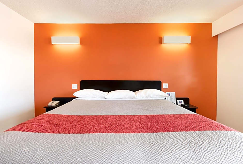 Motel 6-Fort Nelson, BC