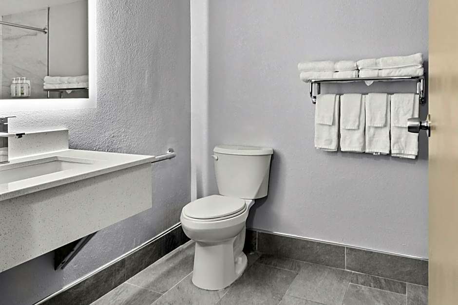 Baymont by Wyndham Batavia - Darien Lake