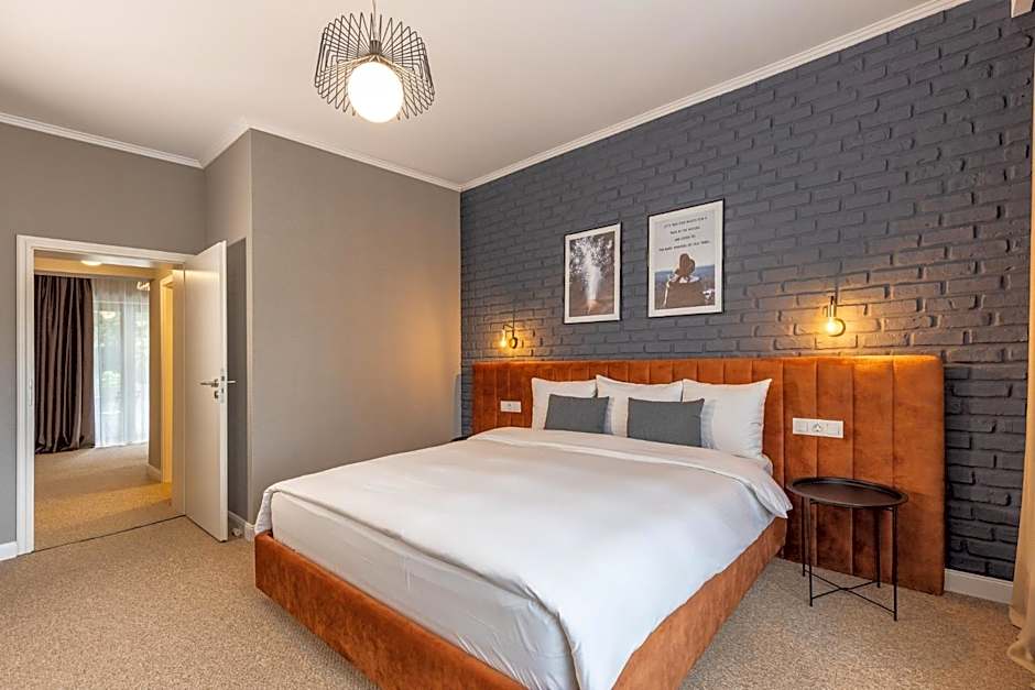 UpperHouse Suites & More