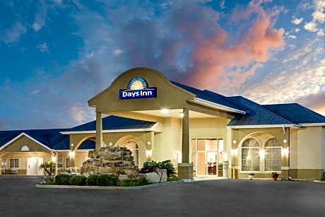 Days Inn by Wyndham Robstown