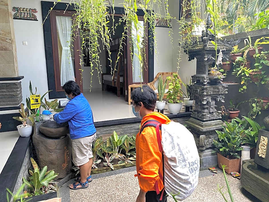 Suwardika Homestay & Dormitory