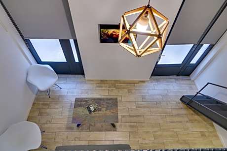 Street Level Superior Loft